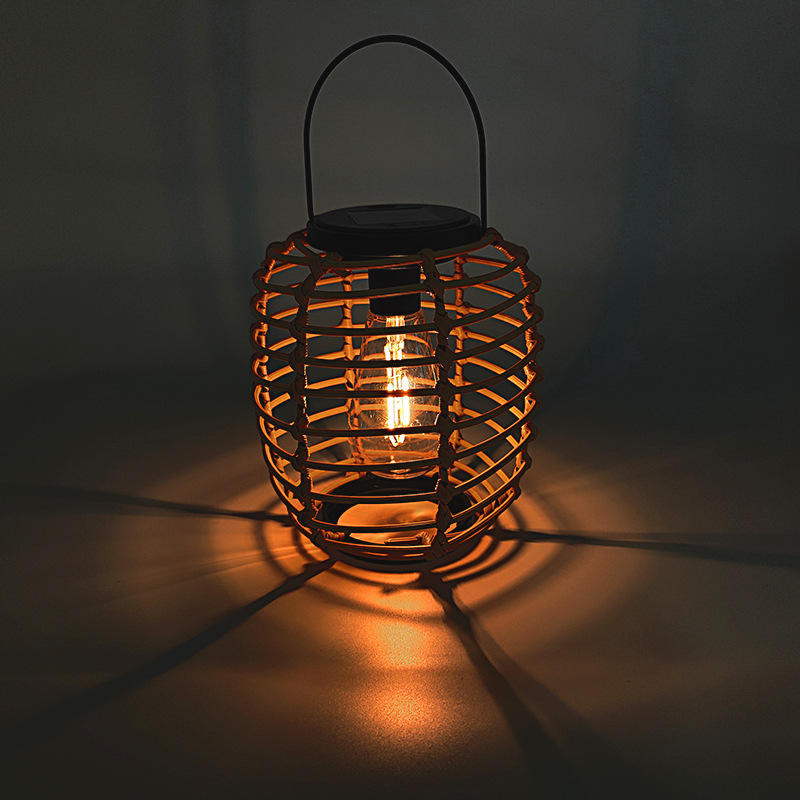 Solar Lantern Hanging - หลอดไฟ LED วอร์มไวท์ โคมไฟตั้งพื้นสไตล์เรโทร โคมไฟแขวนกลางแจ้ง โคมไฟโซลาร์หวาย